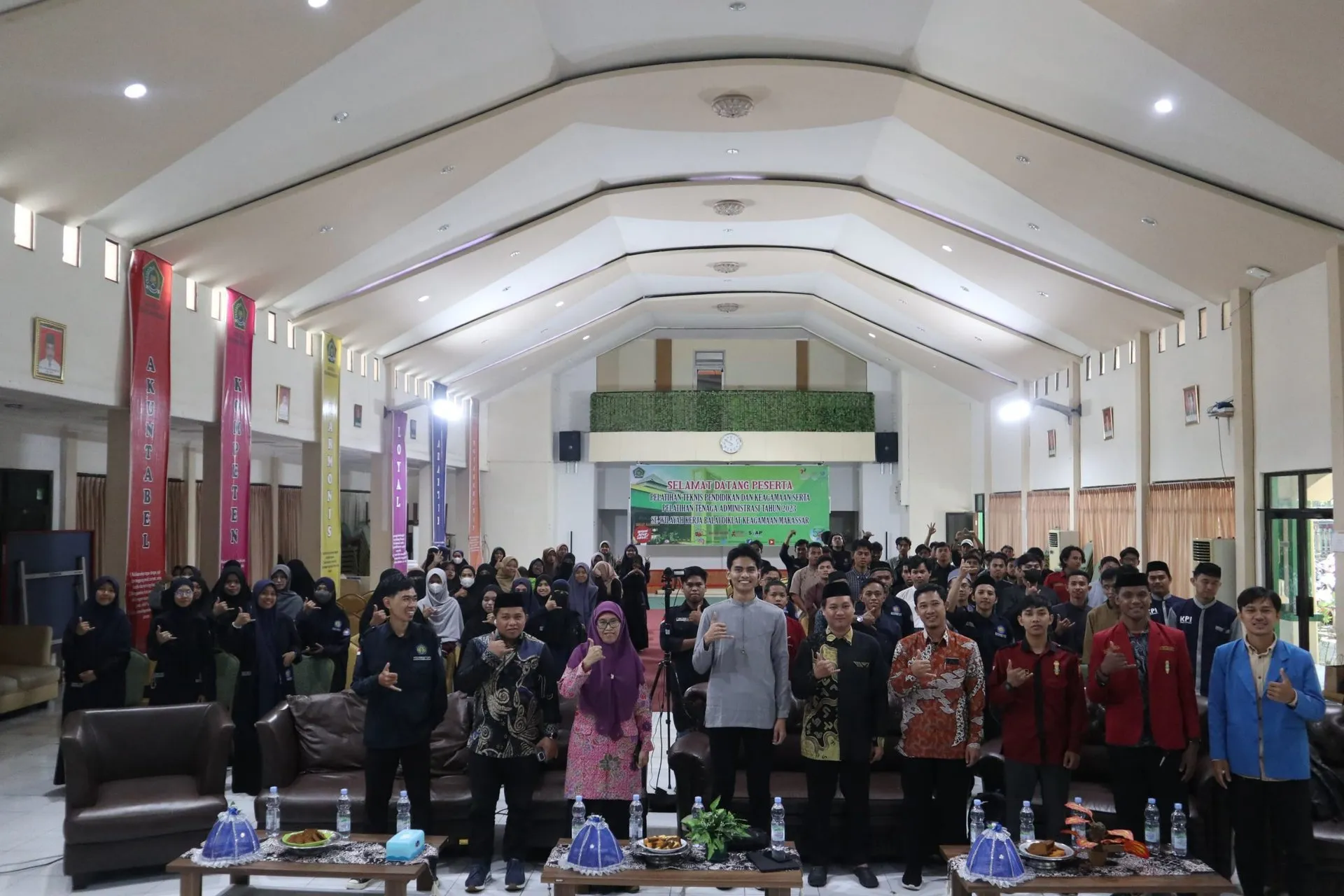 Dekan FAI Unismuh Makassar Buka I Comfes 2023 Himaprodi KPI